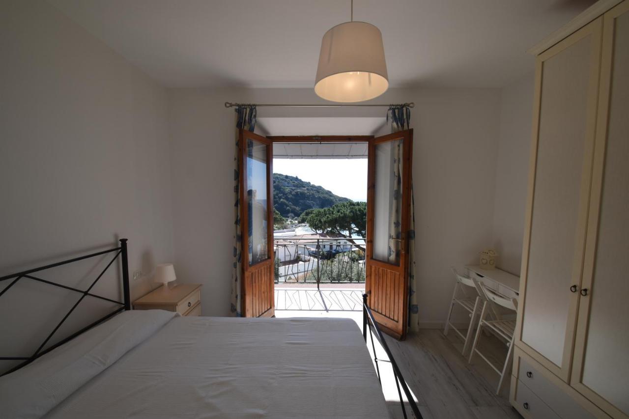 Appartamenti Cavoli - Vista Mare Con Terrazze, Clima E Posti Auto Spiaggia di Cavoli 外观 照片