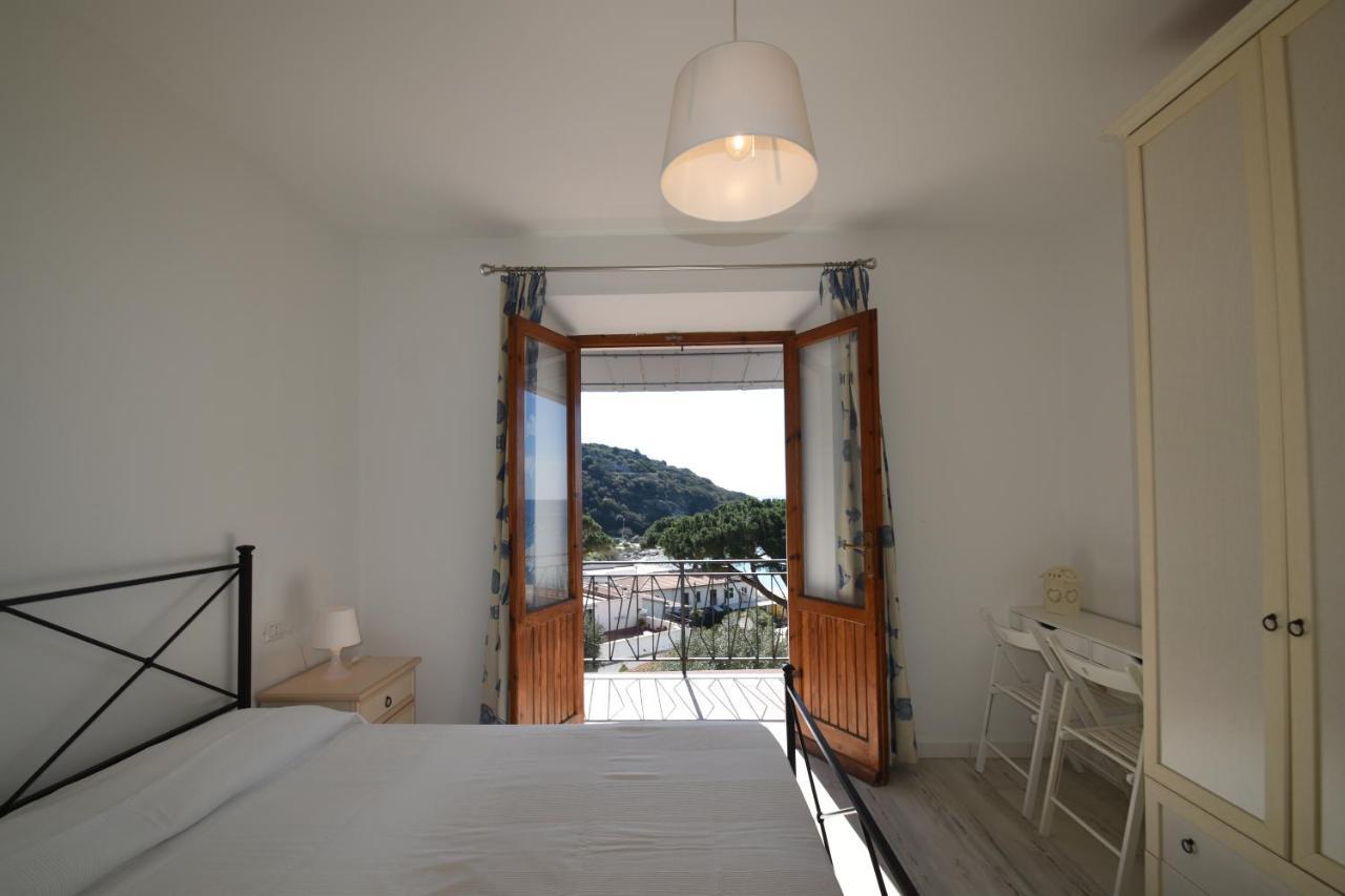 Appartamenti Cavoli - Vista Mare Con Terrazze, Clima E Posti Auto Spiaggia di Cavoli 外观 照片
