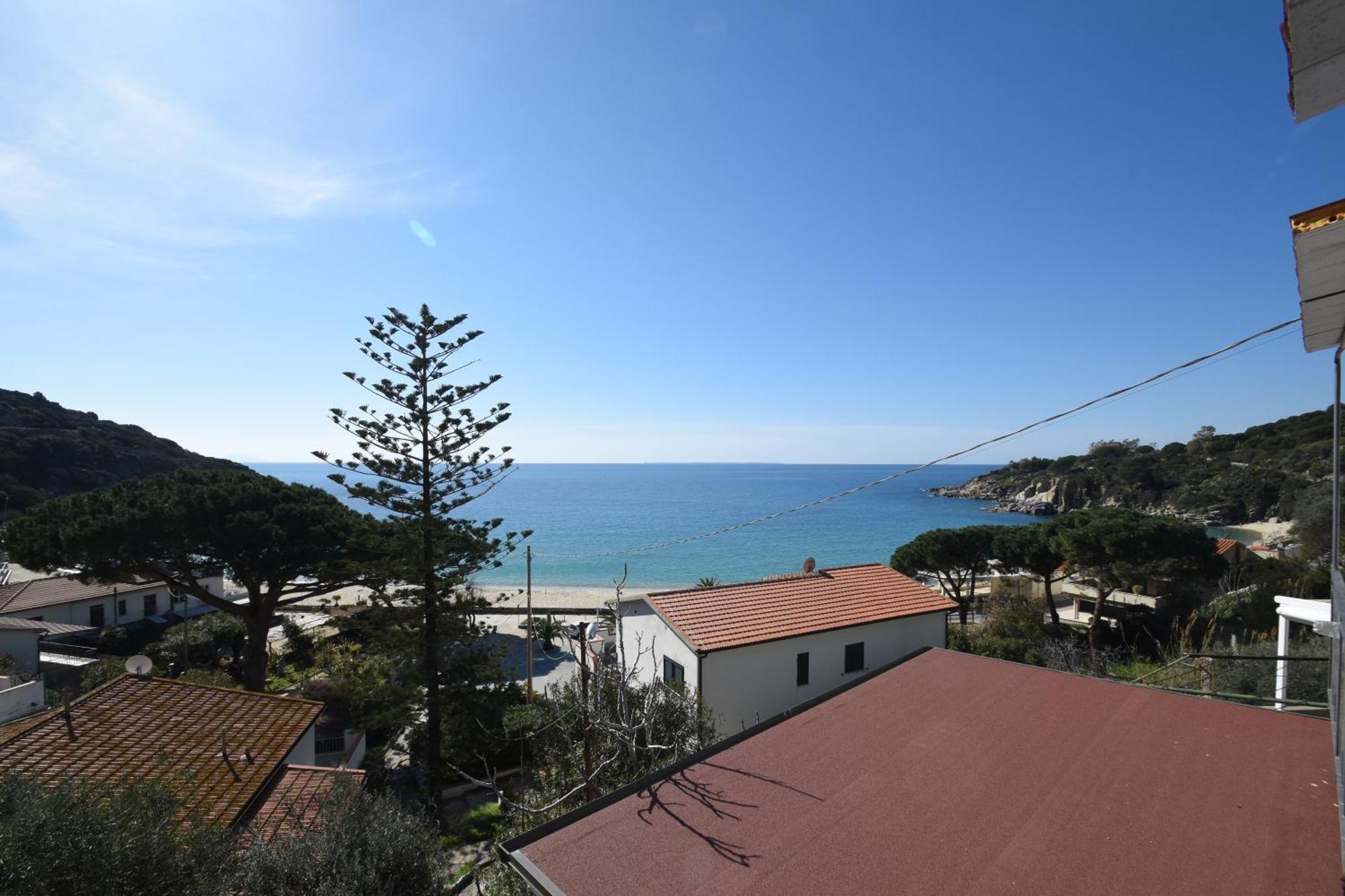 Appartamenti Cavoli - Vista Mare Con Terrazze, Clima E Posti Auto Spiaggia di Cavoli 外观 照片